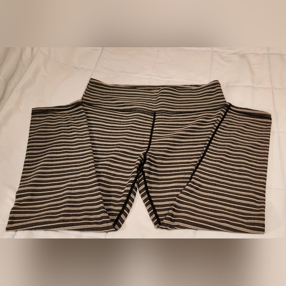 Zyia black stripe Adrenaline legging - Picture 4 of 6